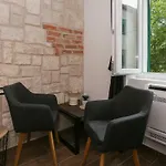 Gasthuis Luxury Dino 4*