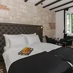 Gasthuis Luxury Dino Split