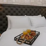 Luxury Dino Split