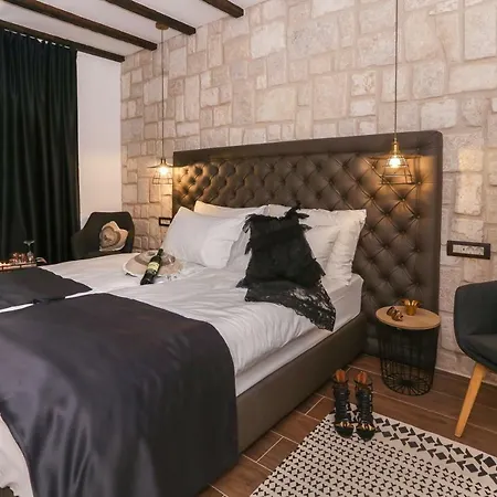 Luxury Dino Pensionat Split