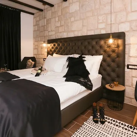 Luxury Dino 스플리트