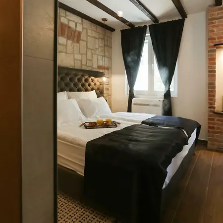 Luxury Dino Konukevi 4*