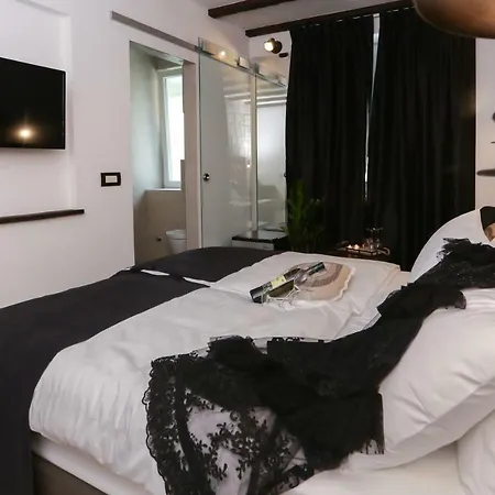 Konukevi Luxury Dino