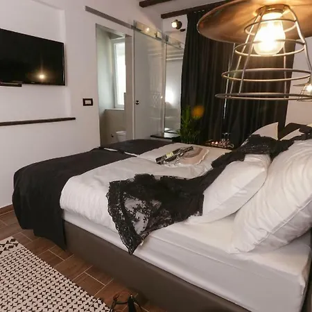 Luxury Dino Konukevi 4*